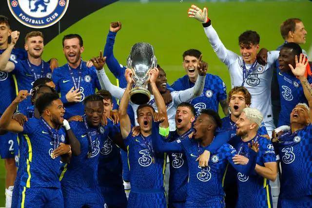 詹姆斯30+7+9文班亚马27+10+8+5+5 湖人胜马刺